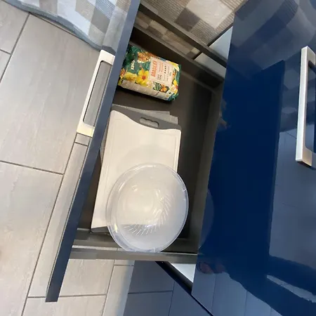 Modernes Im Wunderschoenen Garten Mit Pool